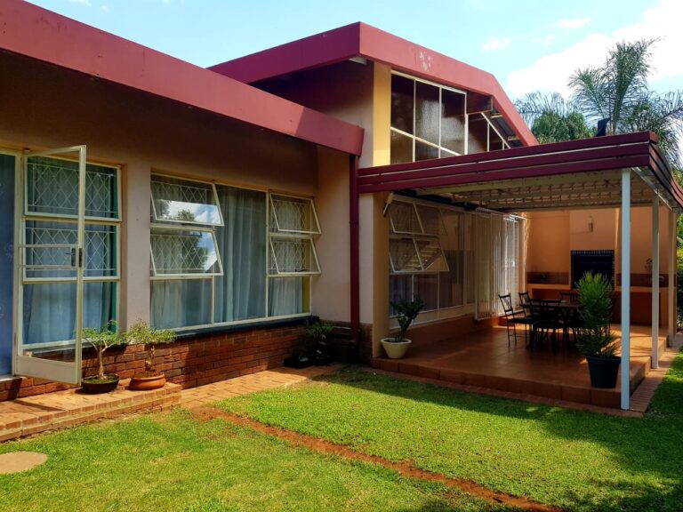 Main house exterior view 768x576