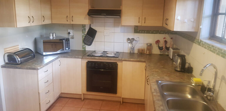 DeStallen family room1 5 768x377